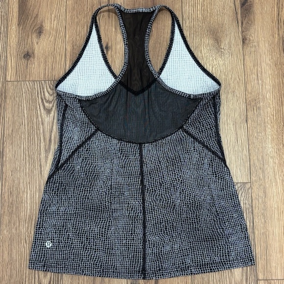 Lululemon Wild & Free Tank Top In Fall Net White & Black Size 6 - Picture 2 of 7